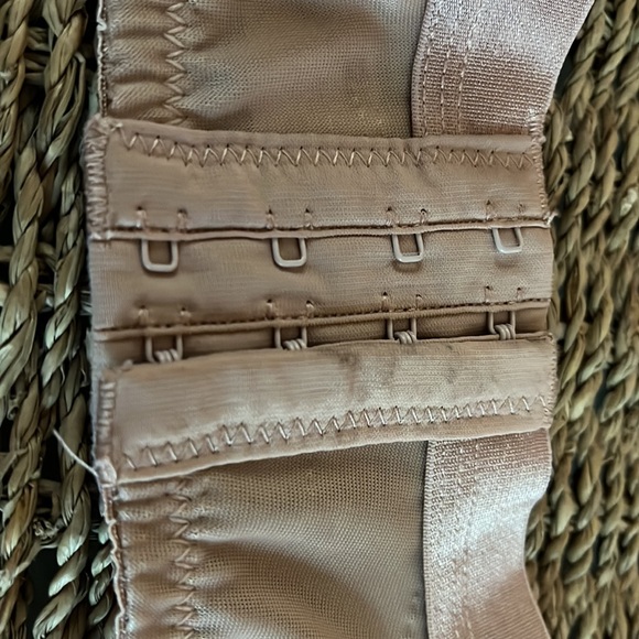 Avenue Body Bra - 52C Nude Underwire, Lace, Padded - Picture 4 of 10